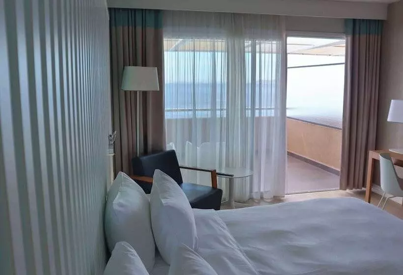 اتاق پرمیوم با چشمانداز دریا, Radisson Blu Resort & Spa, Ajaccio Bay