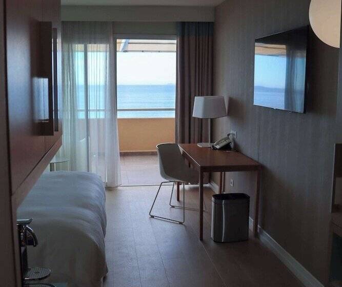 اتاق پرمیوم با چشم‌انداز دریا, Radisson Blu Resort & Spa, Ajaccio Bay