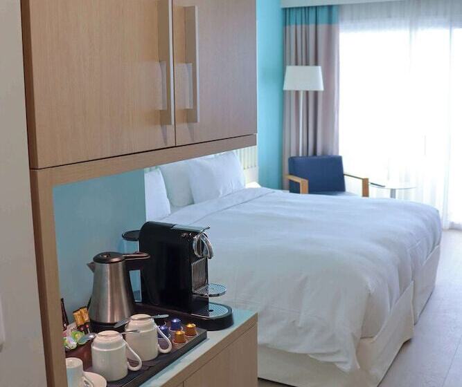 اتاق پرمیوم با چشم‌انداز دریا, Radisson Blu Resort & Spa, Ajaccio Bay