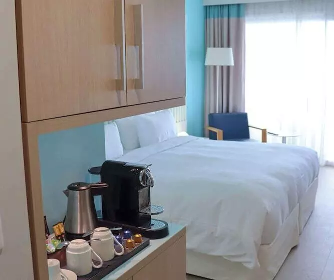 اتاق پرمیوم با چشمانداز دریا, Radisson Blu Resort & Spa, Ajaccio Bay