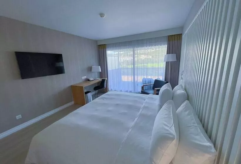 اتاق استاندارد با بالکن, Radisson Blu Resort & Spa, Ajaccio Bay