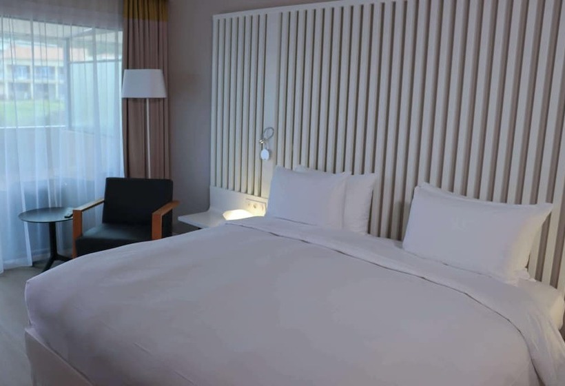 اتاق استاندارد با بالکن, Radisson Blu Resort & Spa, Ajaccio Bay