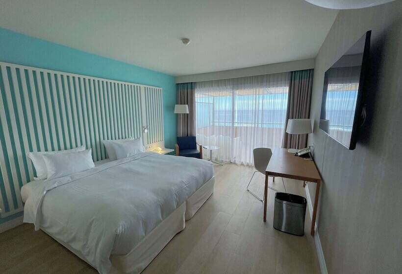 اتاق پرمیوم با چشم‌انداز دریا, Radisson Blu Resort & Spa, Ajaccio Bay