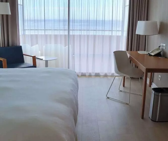 اتاق پرمیوم با چشمانداز دریا, Radisson Blu Resort & Spa, Ajaccio Bay