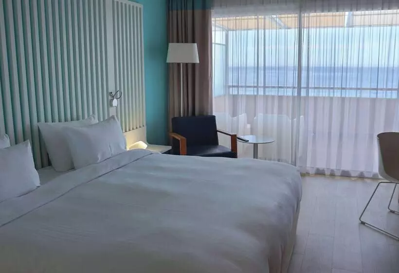 اتاق پرمیوم با چشمانداز دریا, Radisson Blu Resort & Spa, Ajaccio Bay