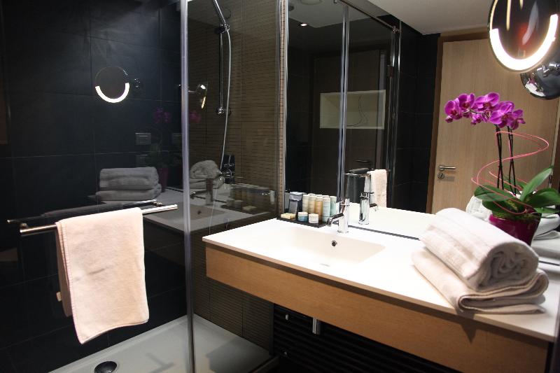 اتاق پرمیوم با چشم‌انداز دریا, Radisson Blu Resort & Spa, Ajaccio Bay