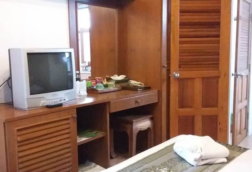 غرفة قياسية, Royal Phawadee Village Patong   2 Minutes Walk To The Beach