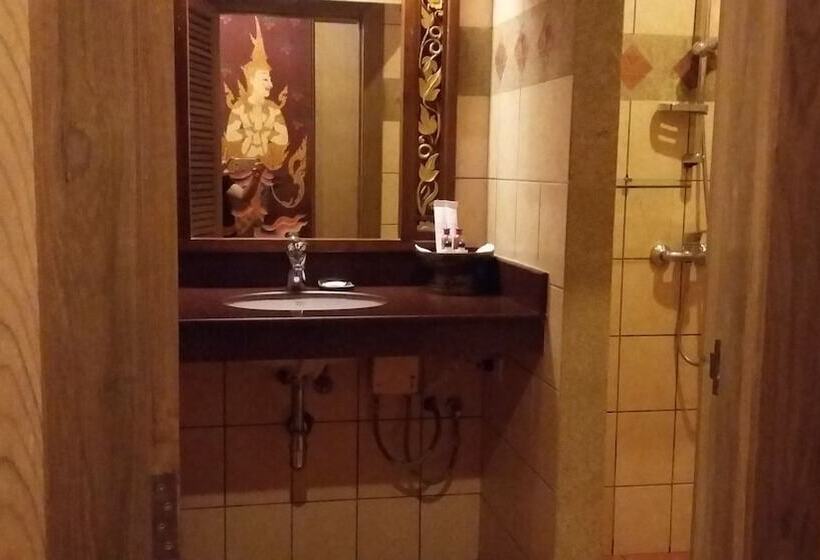 غرفة ديلوكس, Royal Phawadee Village Patong   2 Minutes Walk To The Beach