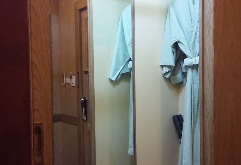 غرفة ديلوكس, Royal Phawadee Village Patong   2 Minutes Walk To The Beach