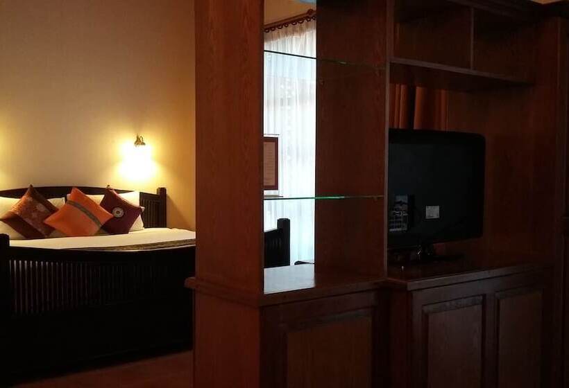 جناح ديلوكس, Royal Phawadee Village Patong   2 Minutes Walk To The Beach