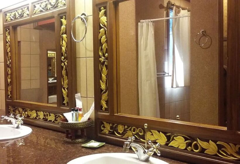 ‫فيلا غرفة نوم واحدة, Royal Phawadee Village Patong   2 Minutes Walk To The Beach