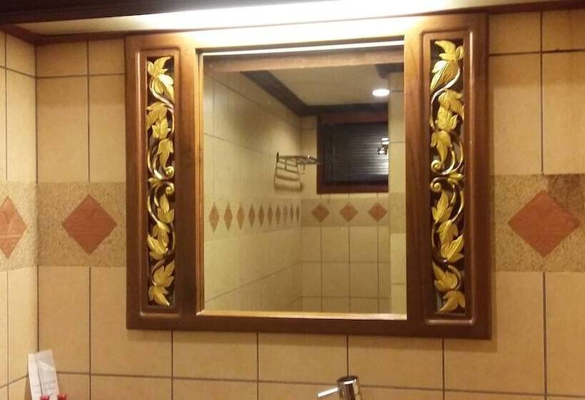 غرفة سوبيريور, Royal Phawadee Village Patong   2 Minutes Walk To The Beach