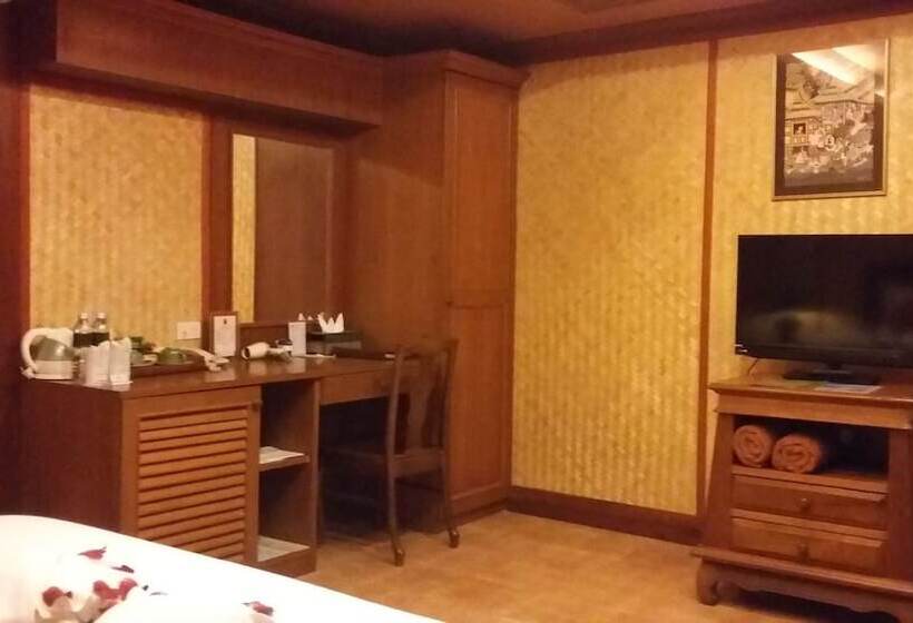 غرفة سوبيريور, Royal Phawadee Village Patong   2 Minutes Walk To The Beach