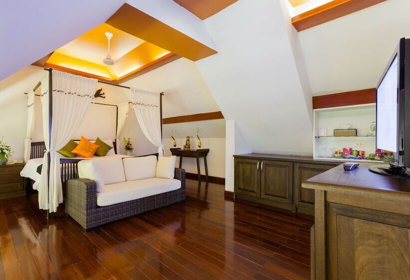 جناح عائلي, Royal Phawadee Village Patong   2 Minutes Walk To The Beach