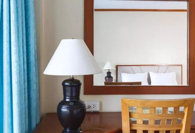 اتاق لوکس با تخت بزرگ, Surin Majestic