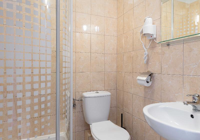 四人标准间, Premium Hostel