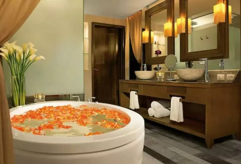 キングサイズベッドのジュニアスイート, Secrets Vallarta Bay Resort & Spa   Adults Only