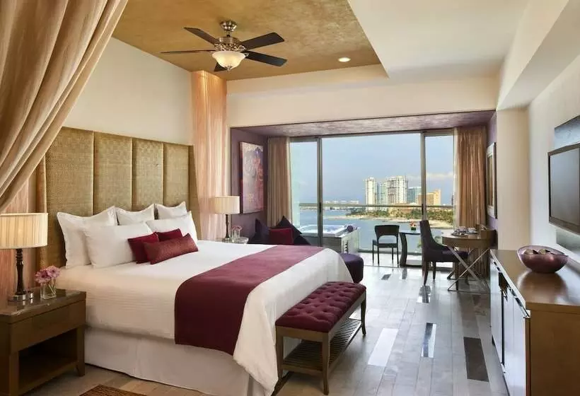 キングサイズベッドのジュニアスイート, Secrets Vallarta Bay Resort & Spa   Adults Only