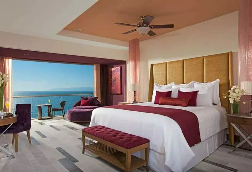 キングサイズベッドのジュニアスイート, Secrets Vallarta Bay Resort & Spa   Adults Only