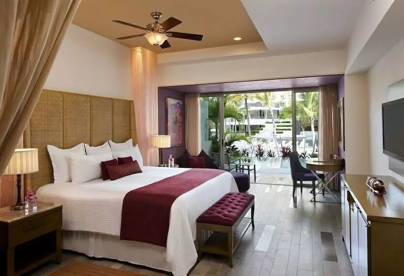 キングサイズベッドのジュニアスイート, Secrets Vallarta Bay Resort & Spa   Adults Only