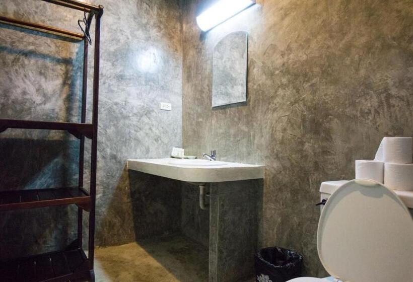 بنجلو قياسى مطلّ علي الحديقة, Chang Cliff Resort