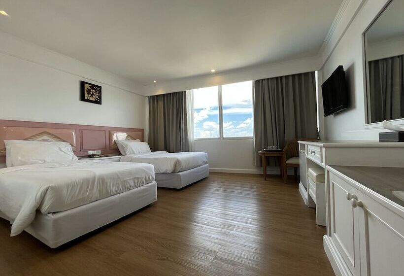 اتاق لوکس, Dhevaraj