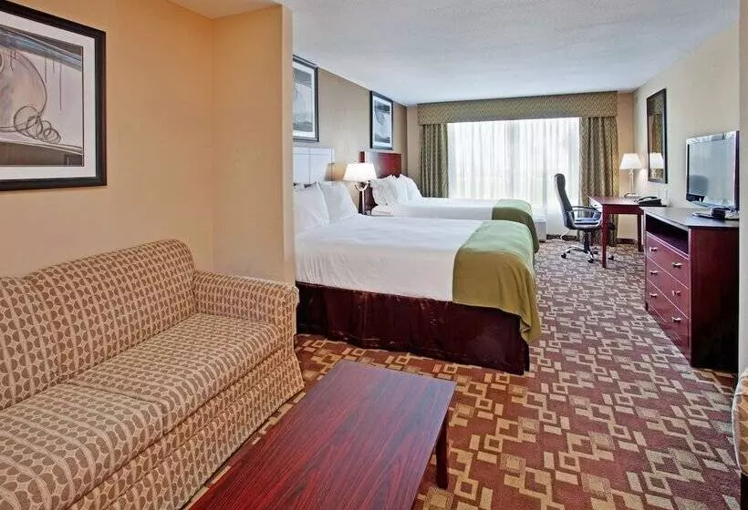 Sviitti, Holiday Inn Express Hotel & Suites St. Charles, An Ihg