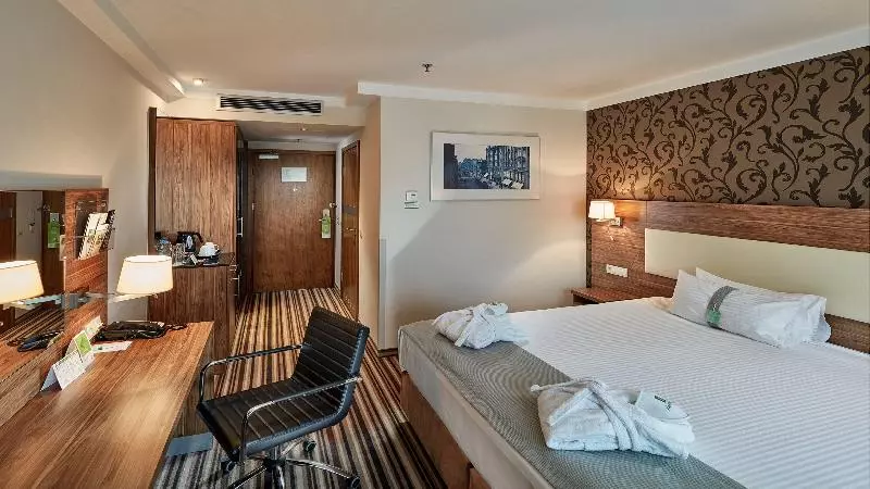 اتاق اجرایی با تخت بزرگ, Holiday Inn łódź, An Ihg
