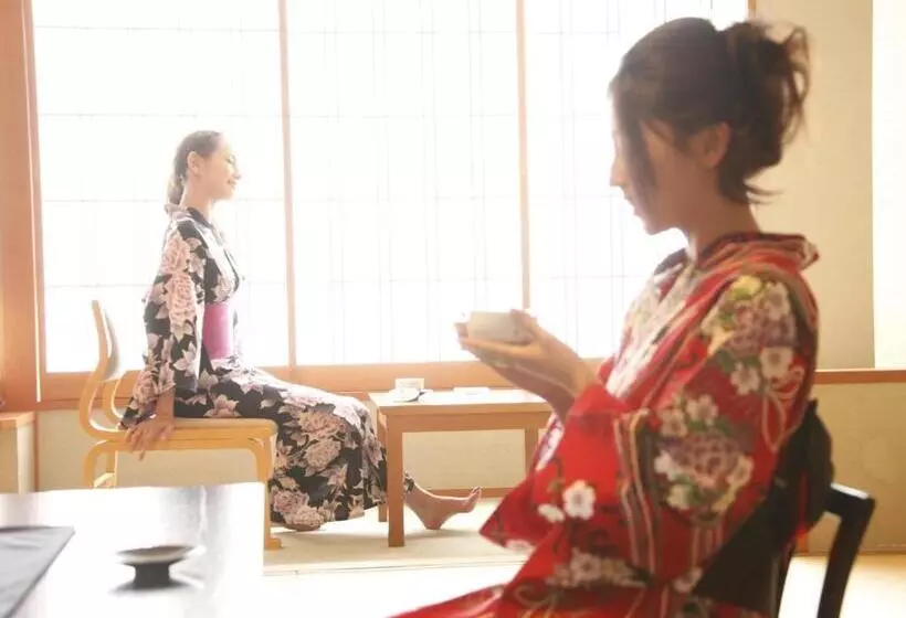 デラックスルーム, Kotohira Onsen Kotosankaku