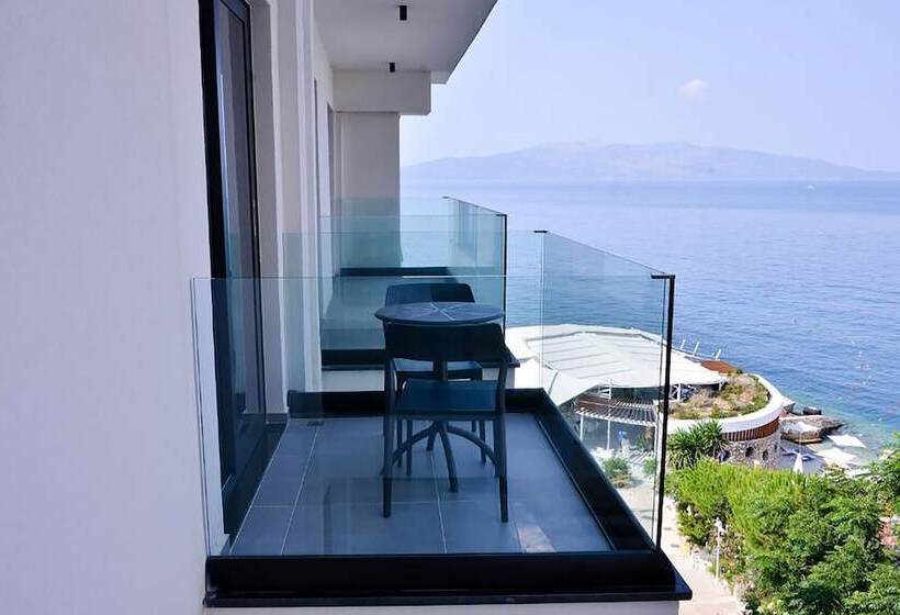 اتاق سوپریور با چشم‌انداز دریا, Nertili