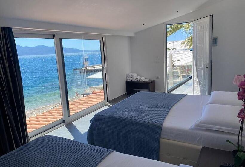 Standard Triple Room Sea View, Nertili