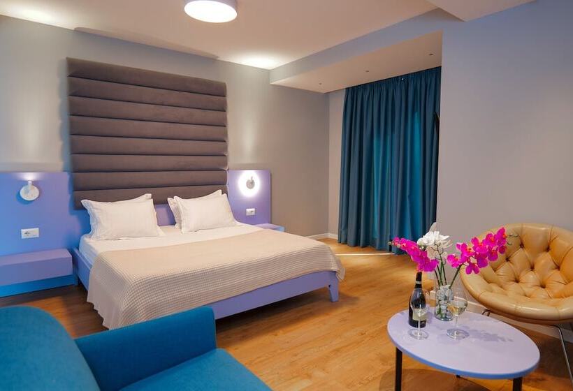 سوییت با چشم‌انداز دریا, Nertili