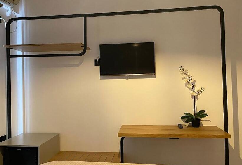 اتاق استاندارد با چشم‌انداز دریا, Nertili