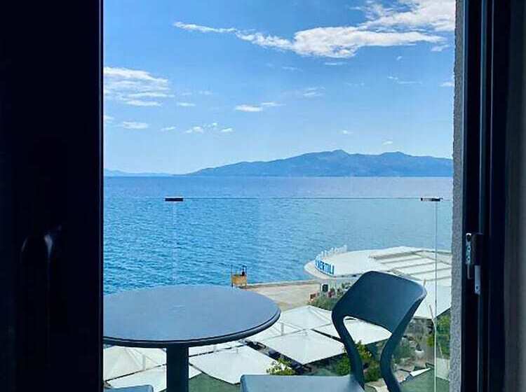 اتاق استاندارد با چشم‌انداز دریا, Nertili