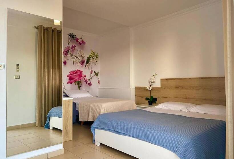 اتاق استاندارد سه تخته با بالکن, Nertili