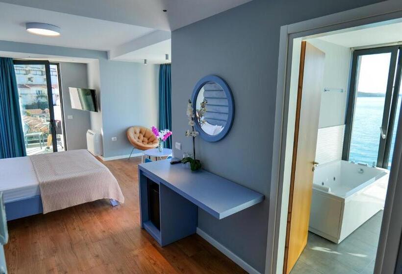 سوییت با چشم‌انداز دریا, Nertili