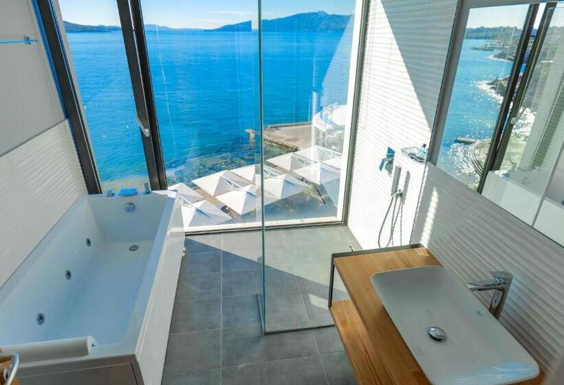 سوییت با چشم‌انداز دریا, Nertili