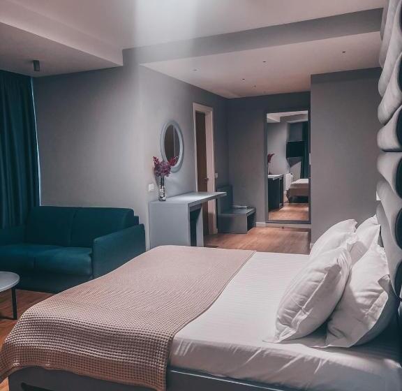 سوییت با چشم‌انداز دریا, Nertili