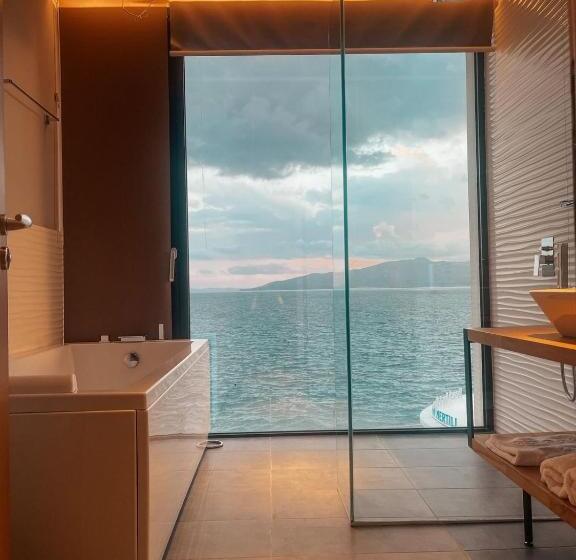 Suite Sea View, Nertili
