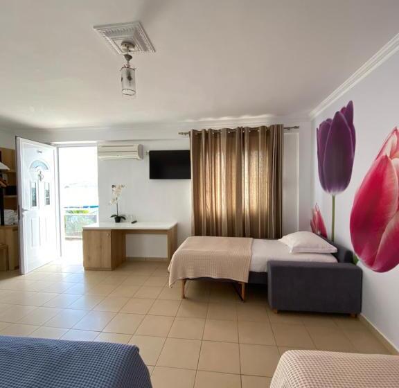 Standard Quadruple Room with Balcony, Nertili