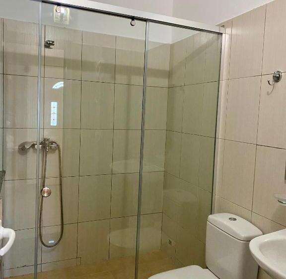 اتاق استاندارد سه تخته با بالکن, Nertili