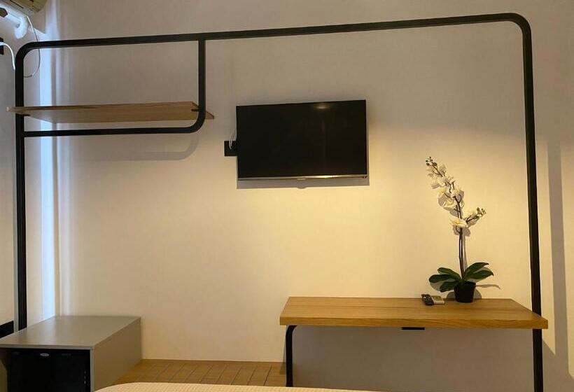 اتاق استاندارد با چشم‌انداز دریا, Nertili