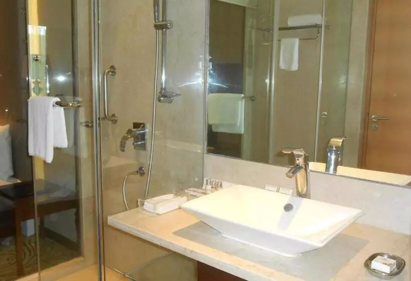 デラックスルーム, Pride Plaza Hotel, Kolkata