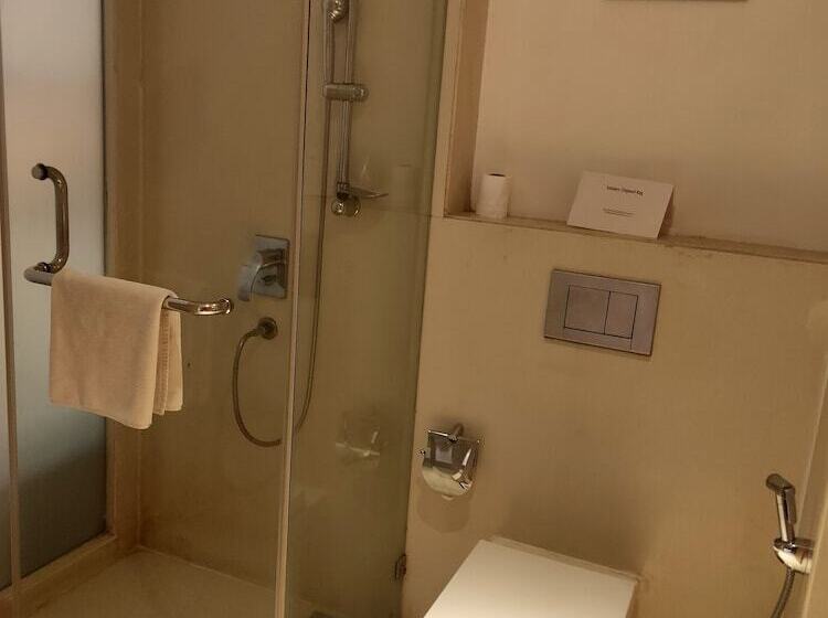 スーペリアールーム, Pride Plaza Hotel, Kolkata