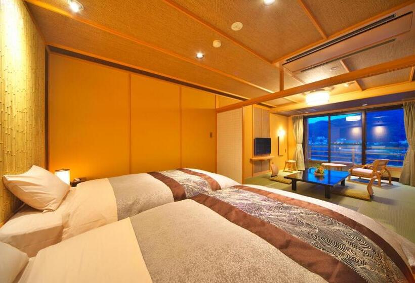 اتاق استاندارد چهار تخته, Kasuitei Ooya