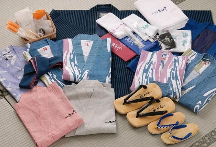 اتاق استاندارد چهار تخته, Kasuitei Ooya