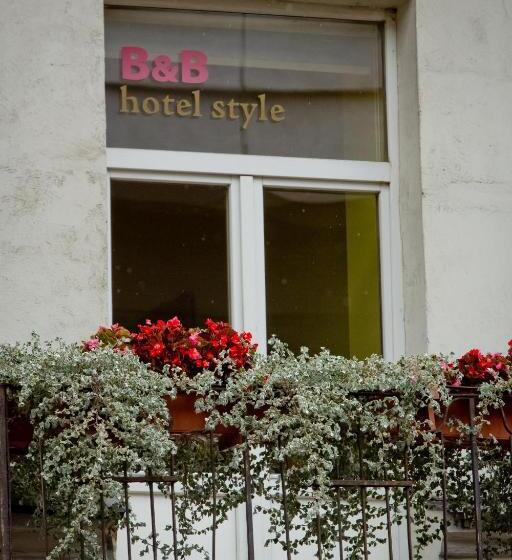 اتاق استاندارد چهار تخته, In Astra