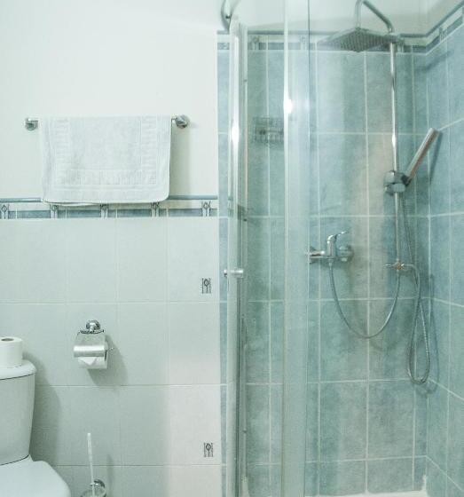 اتاق استاندارد چهار تخته, In Astra