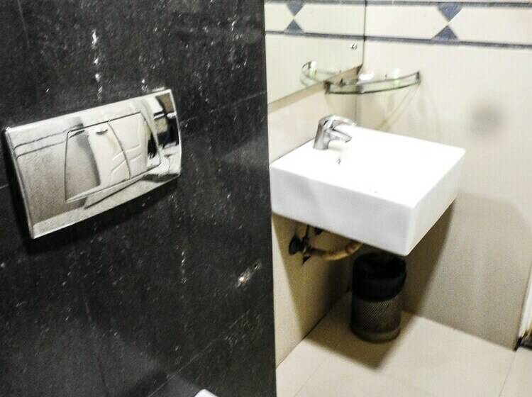 行政房间, Emarald Hotels