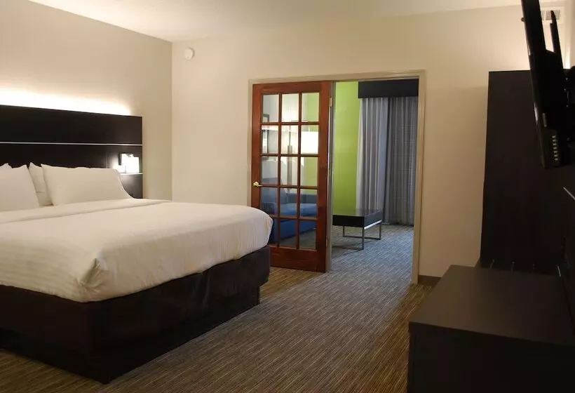 スイート, Holiday Inn Express Hotel & Suites Kingsport Meadowview I 26, An Ihg